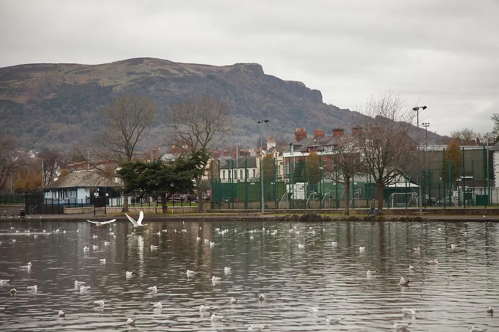 Giant Serviced Apartments Cliftonville House Belfast