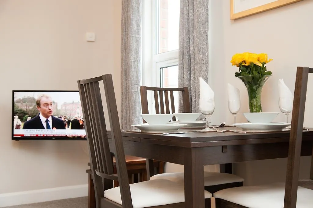 Giant Serviced Apartments Cliftonville House ベルファスト
