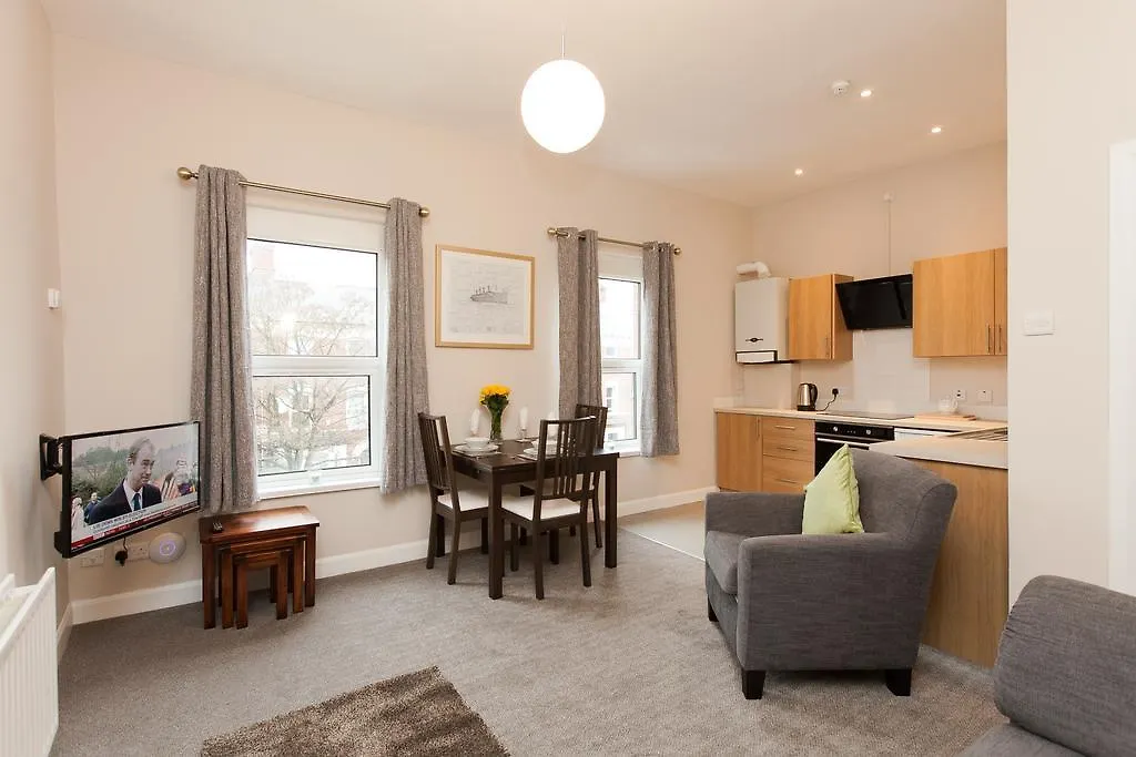Giant Serviced Apartments Cliftonville House ベルファスト